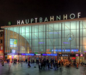 La gare centrale de Cologne, vue de la Cathédrale