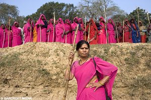 Le gang des saris roses le gang